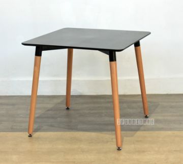 Picture of ALPHA 80 Square Table *Black/White