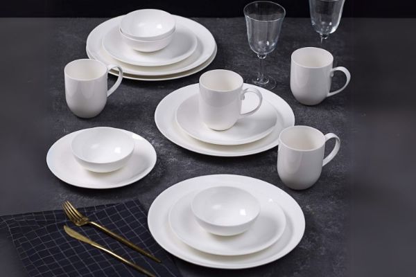 Picture of MILANO 16-Piece Fine Bone China Tableware Set - Service for 4
