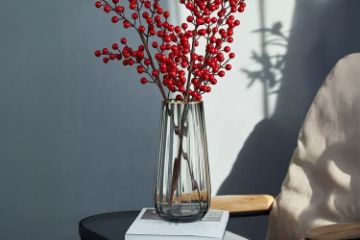 Picture of IRREGULAR Vertical Striped Glass Vase (8x25cm)
